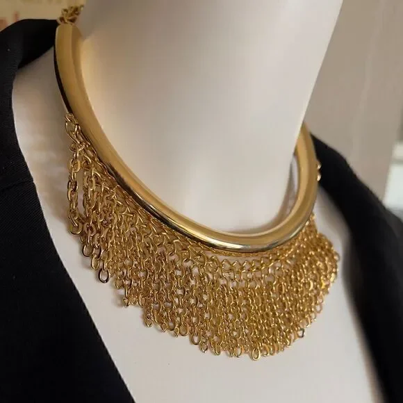 Gold tone vintage choker necklace and clip on earring set